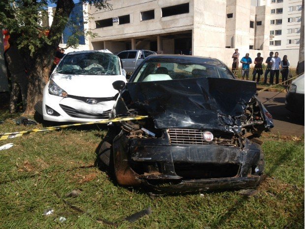 Homem que assassinou esposa a facadas morre em acidente em Londrina