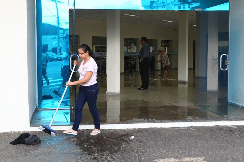 Homem é esfaqueado dentro de igreja em Goiânia